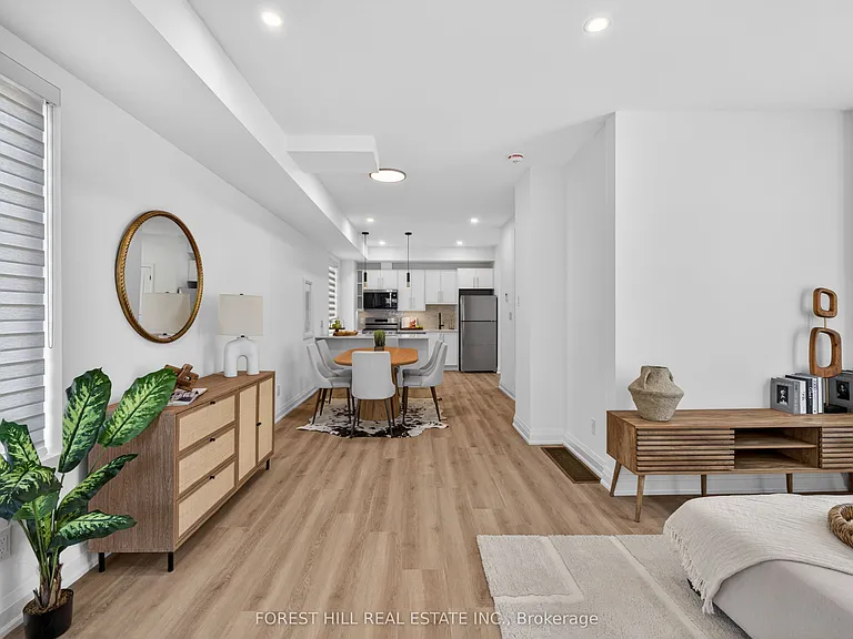 4 Southwell Dr #R — Photo 8