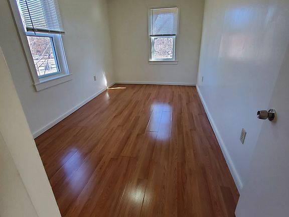 5th image of 85 1/2 W Hollis St #2