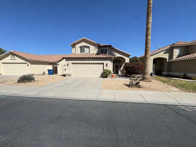 1340 W Sparrow Dr — Photo 1
