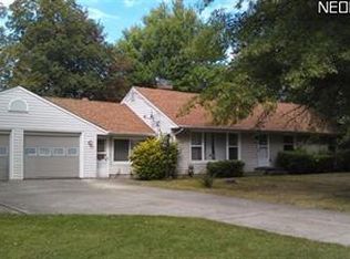 10750 Beechwood Dr, Kirtland, OH 44094