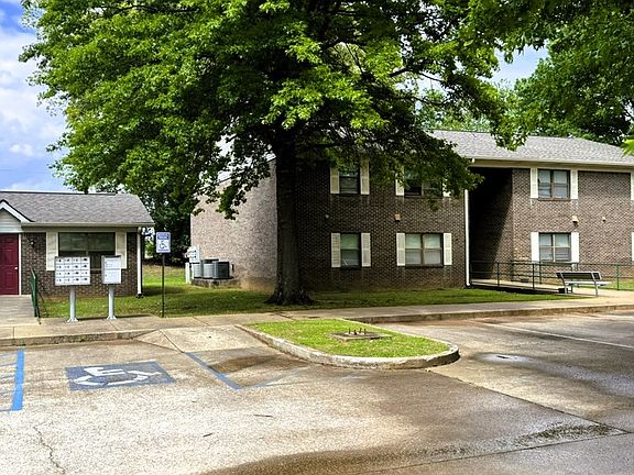 4th image of 820 Gibson Rd