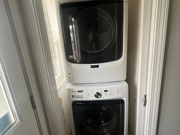 4th image of 85 Windsor Rd #1
