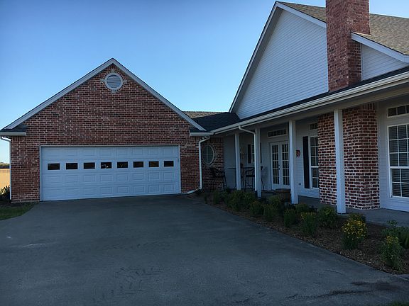 Attached 2 Car Garage