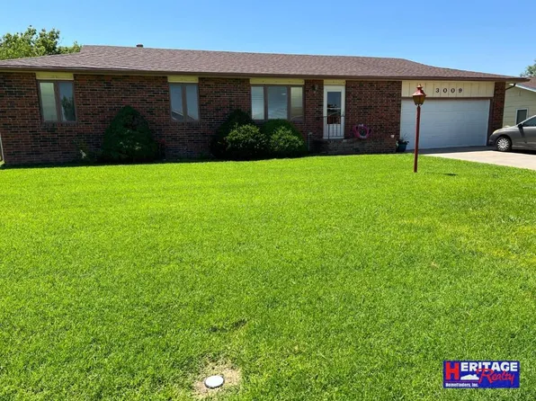 3009 Gary Ave, Dodge City, KS 67801