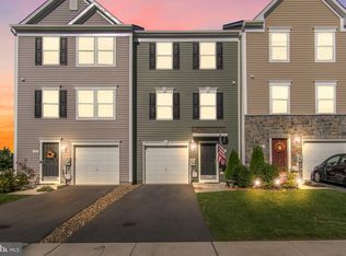 32 Cecily Way, Ranson, WV 25438