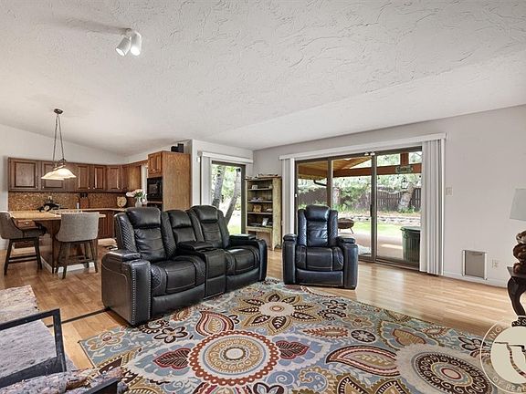 3rd image of 3043 Lloyd Mangrum Ln