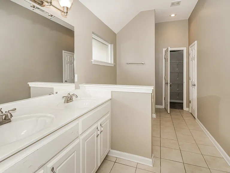 9410 Grove Rd — Photo 11