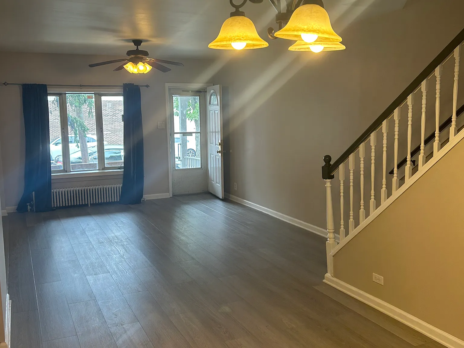 3 bed, 1412 sqft, $2,100 — Photo 2