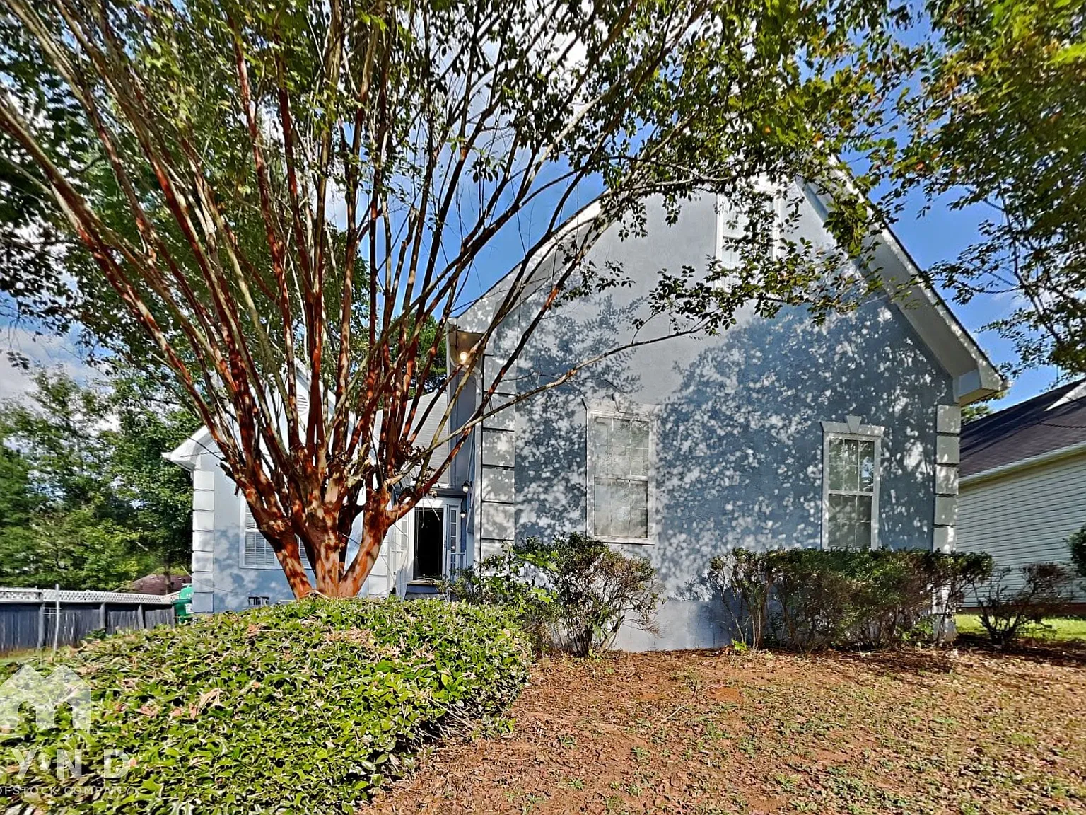3 bed, 2.0 bath, 1869 sqft, $1,975 — Photo 1