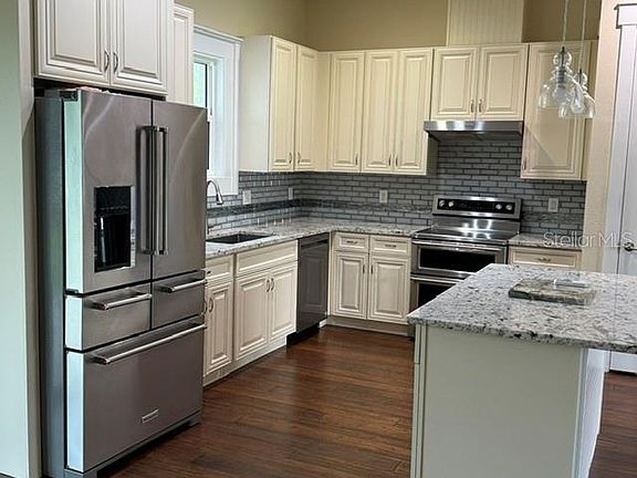 5th image of 2255 Ribble St