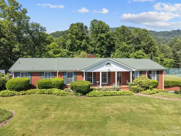 3 Indian Pl, Asheville, NC 28805
