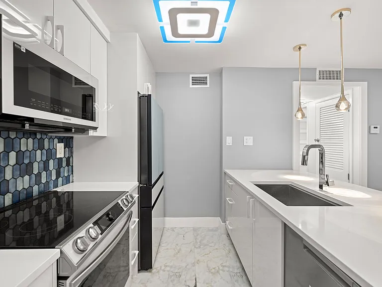 106 Alameda Ct #240 — Photo 5