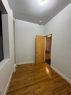 Rented by KNOCKKNOCK LLC | media 6