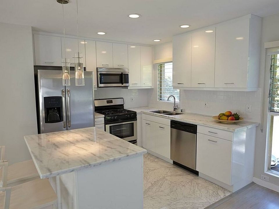 1st image of 316 San Vicente Blvd #102