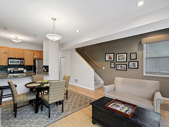 4th image of 2849 N Damen Ave