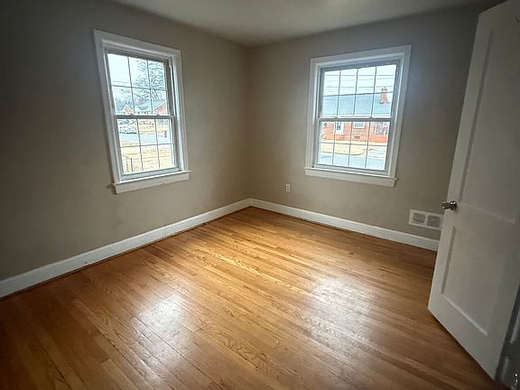 2nd image of 3031 Crockett Ave NW