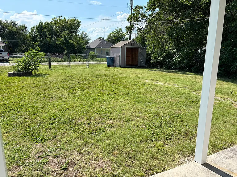 2216 Annie Baxter Ave — Photo 13
