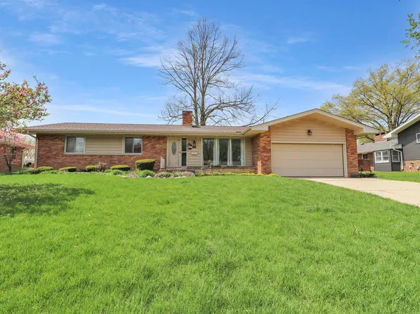 5307 N Sherbrook Ln, Peoria, IL 61614