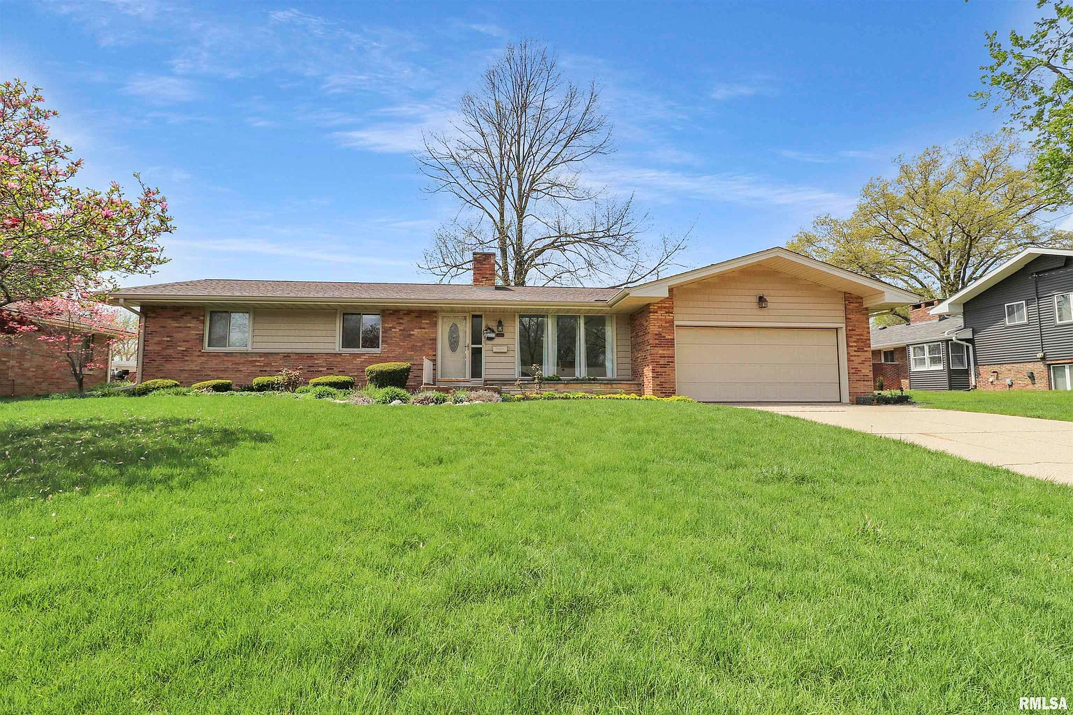 5307 N Sherbrook Ln photo 1