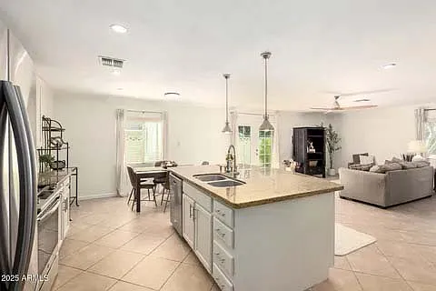 2613 N 70th Pl — Photo 3