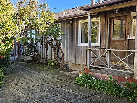 4th image of 225 Geoffroy Dr