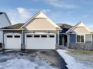 9710 Compass Pointe Ct, Woodbury, MN 55129