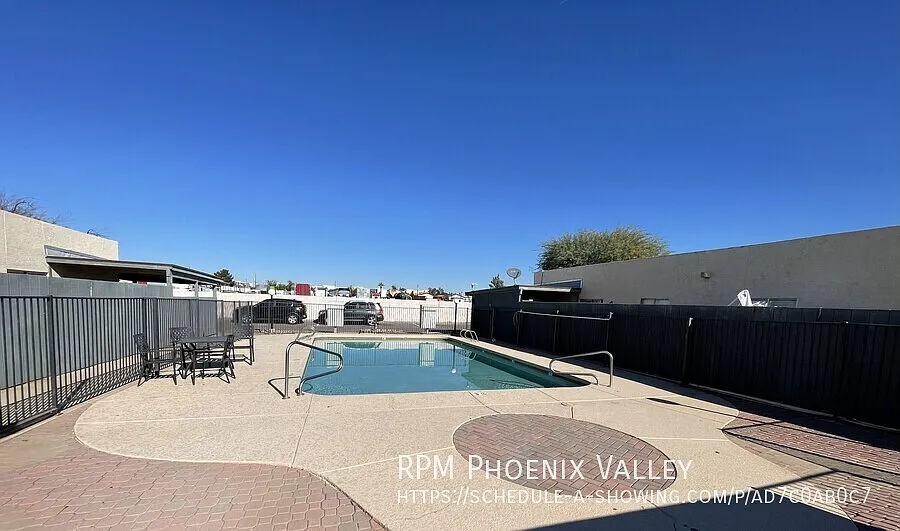 Glendale Groves — Photo 4