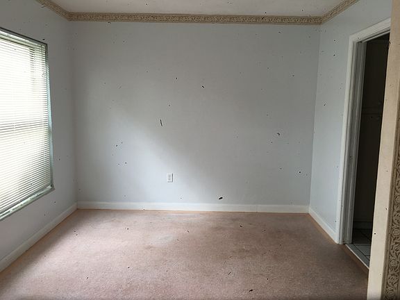 4th image of 339 Catalonia Ave