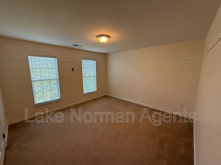 15622 Troubadour Ln — Photo 27