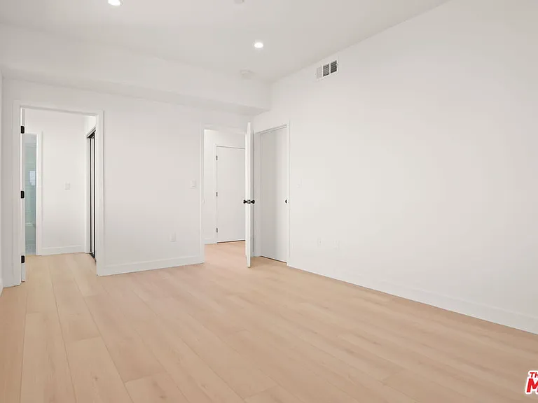 1709 S Burnside Ave #17091/2 — Photo 21