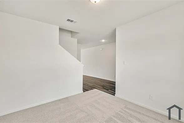 795 Yorkshire Dr — Photo 7
