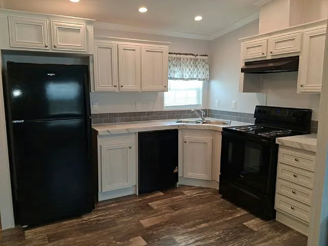 3 bed, 2.0 bath, 912 sqft, $2,125 — Photo 3