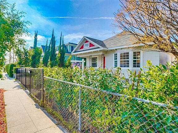 3rd image of 2315 Hancock St