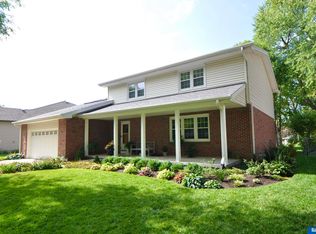 5915 Rolling Hills Blvd, Lincoln, NE 68512