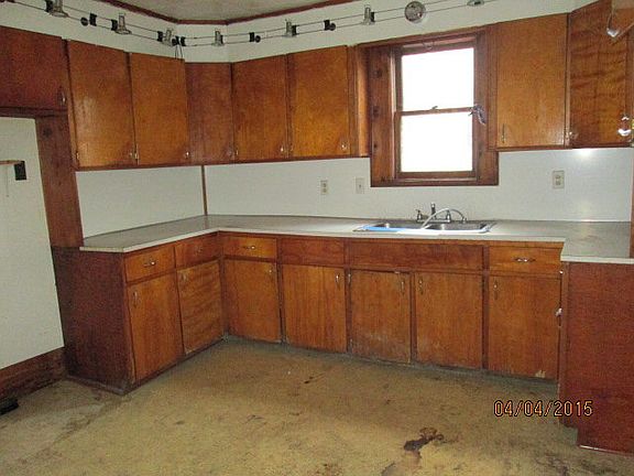 2nd image of 443 Cleveland Ave