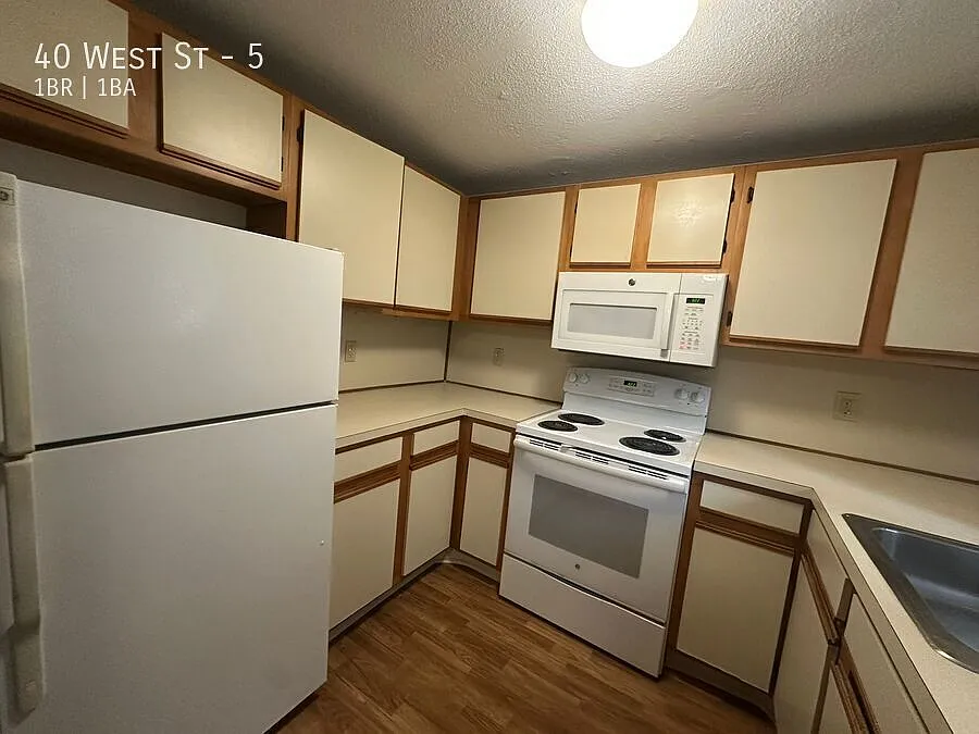 40 West St #5