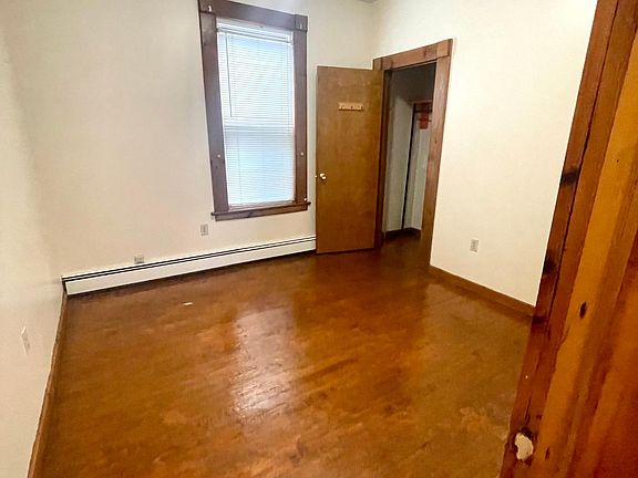 4th image of 305 Magnolia Ave Floor 2