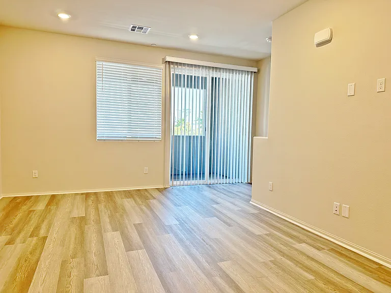 2711 Erebus Ct — Photo 3