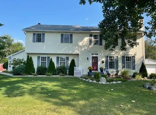 19735 Rolling Acres Dr, South Bend, IN 46614