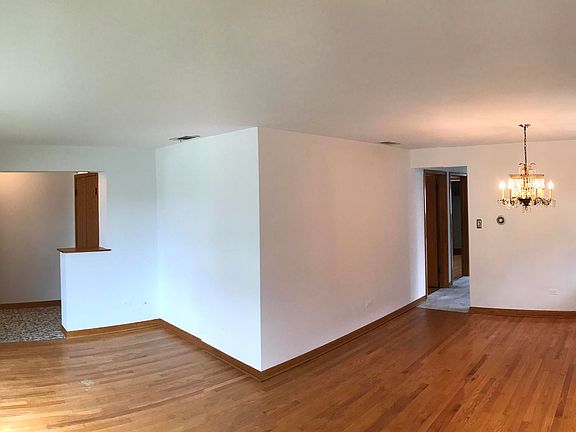 3rd image of 5741 N Oketo Ave