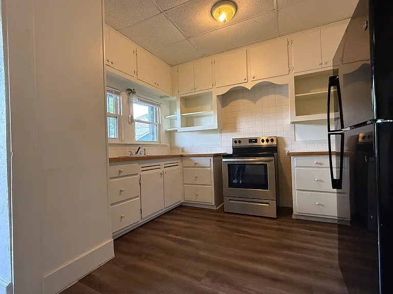 60-62 Lawrence St #2 — Photo 5