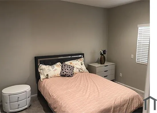 1 bed, 850 sqft, $1,600 — Photo 2