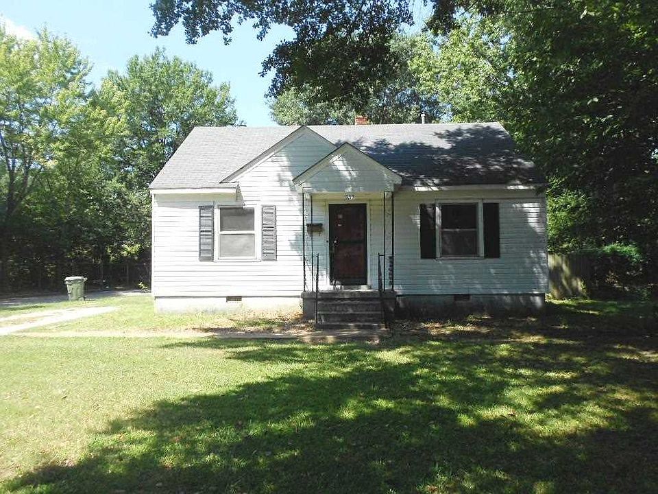 1st image of 553 Eastern Dr