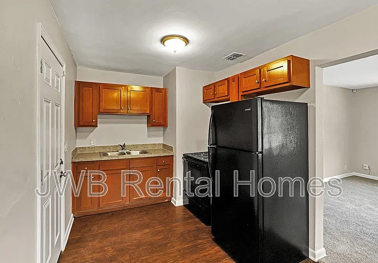 6863 W Virginia Ave — Photo 2