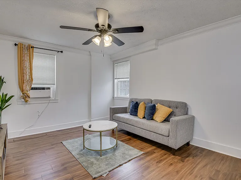 714 Hickman Rd — Photo 41