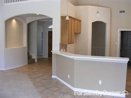 3rd image of 876 Kilbridge Ln
