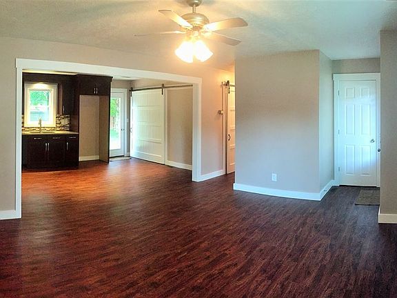 3rd image of 1054 Dutchman Ln