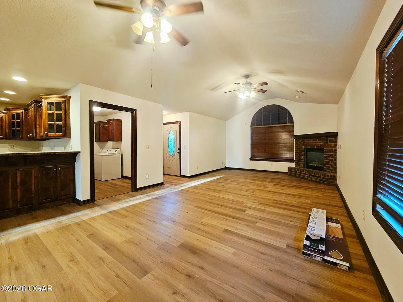 3 bed, 2.0 bath, 1583 sqft, $1,850 — Photo 4