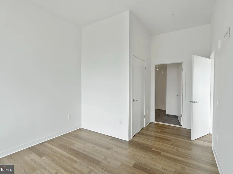 569 N 5th St #610 — Photo 12