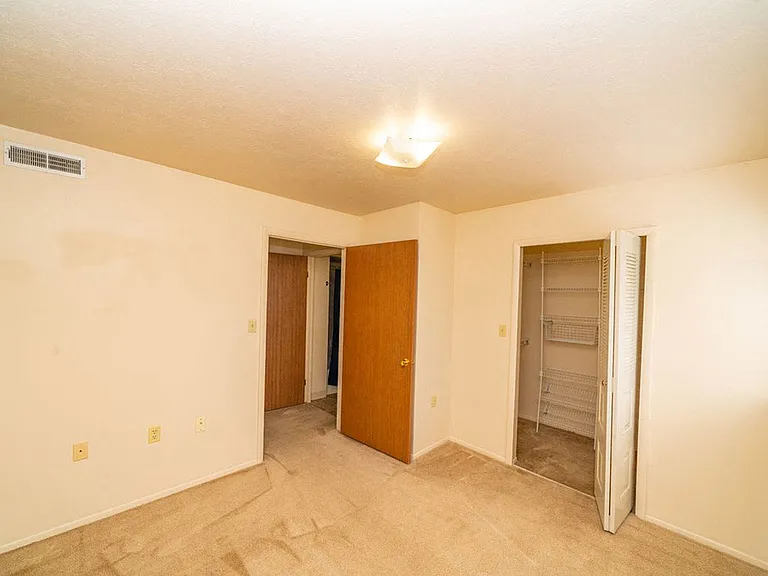 North Pointe Apartments — Photo 16
